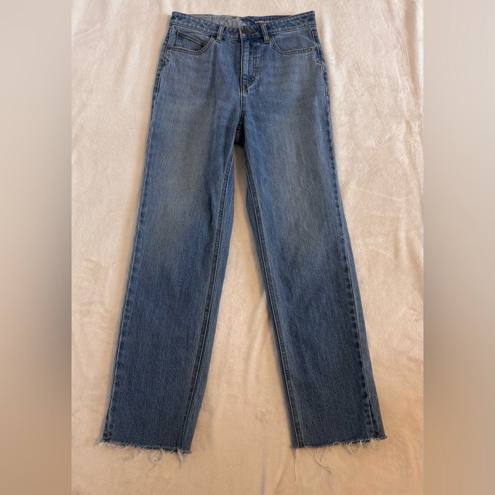 Volcom Size 27 Stoned Straight Jeans.  Medium Wash. Cotton and elastane blend